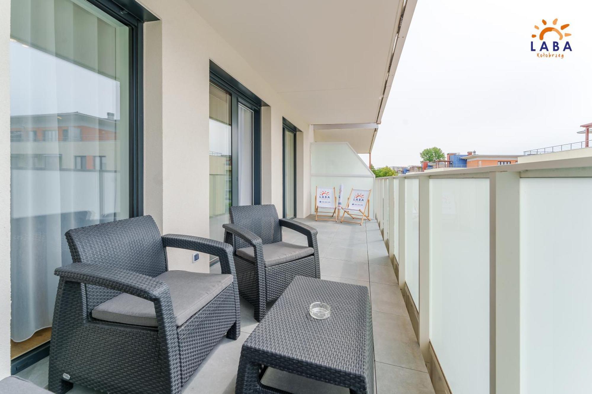 Laba Kolobrzeg Apartamenty Kollataja Z Parkingiem Экстерьер фото