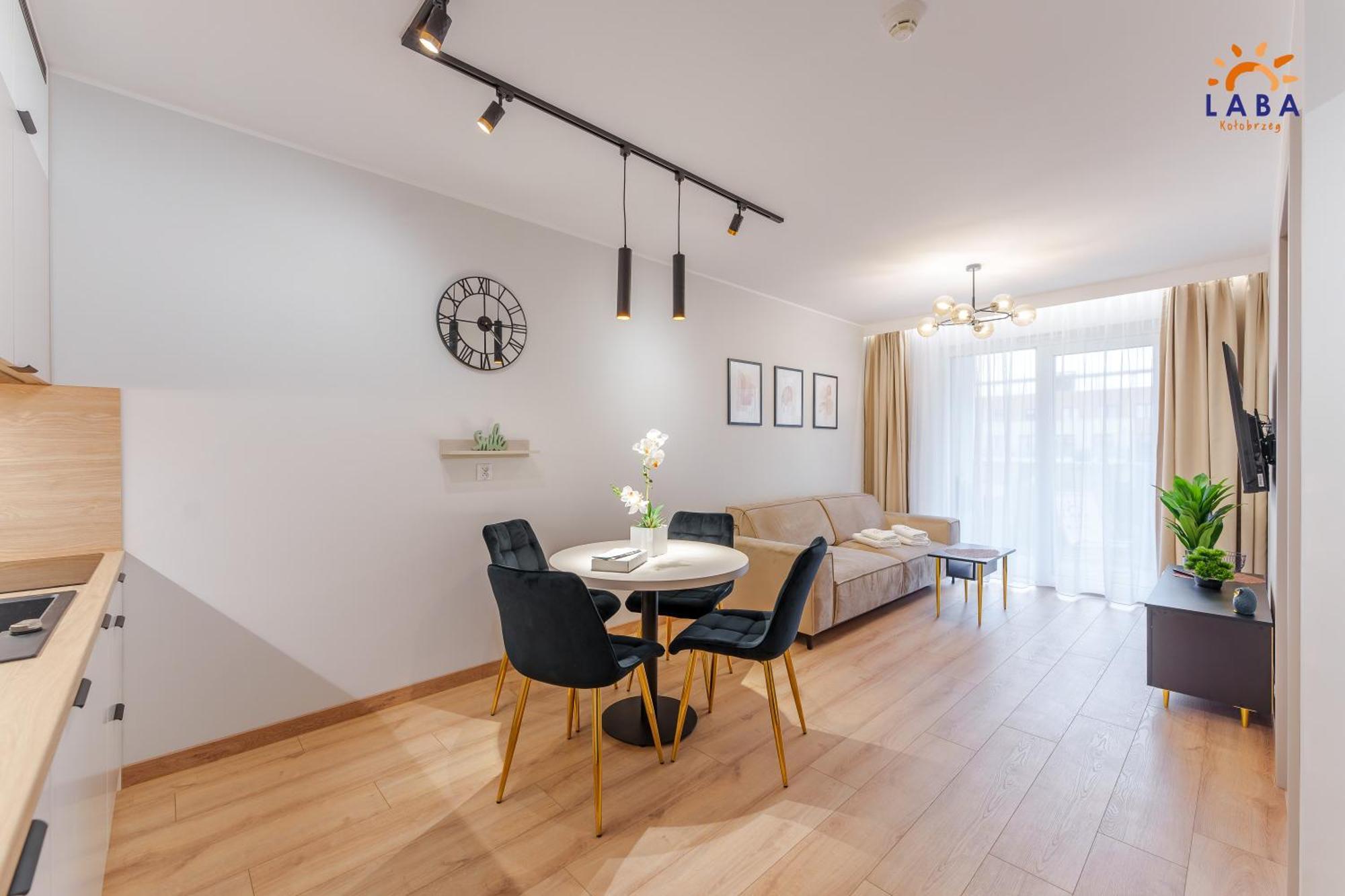 Laba Kolobrzeg Apartamenty Kollataja Z Parkingiem Экстерьер фото