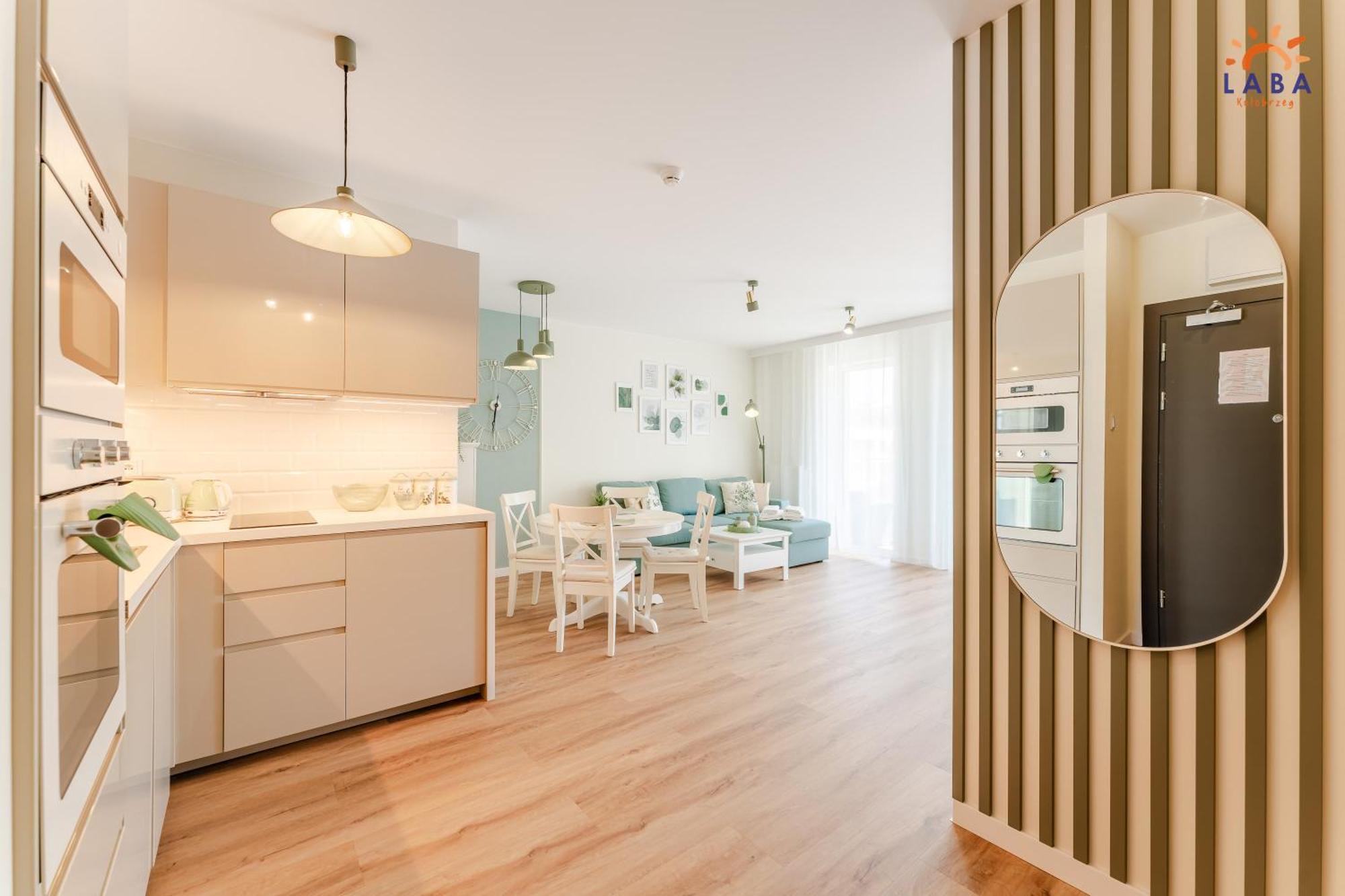 Laba Kolobrzeg Apartamenty Kollataja Z Parkingiem Экстерьер фото