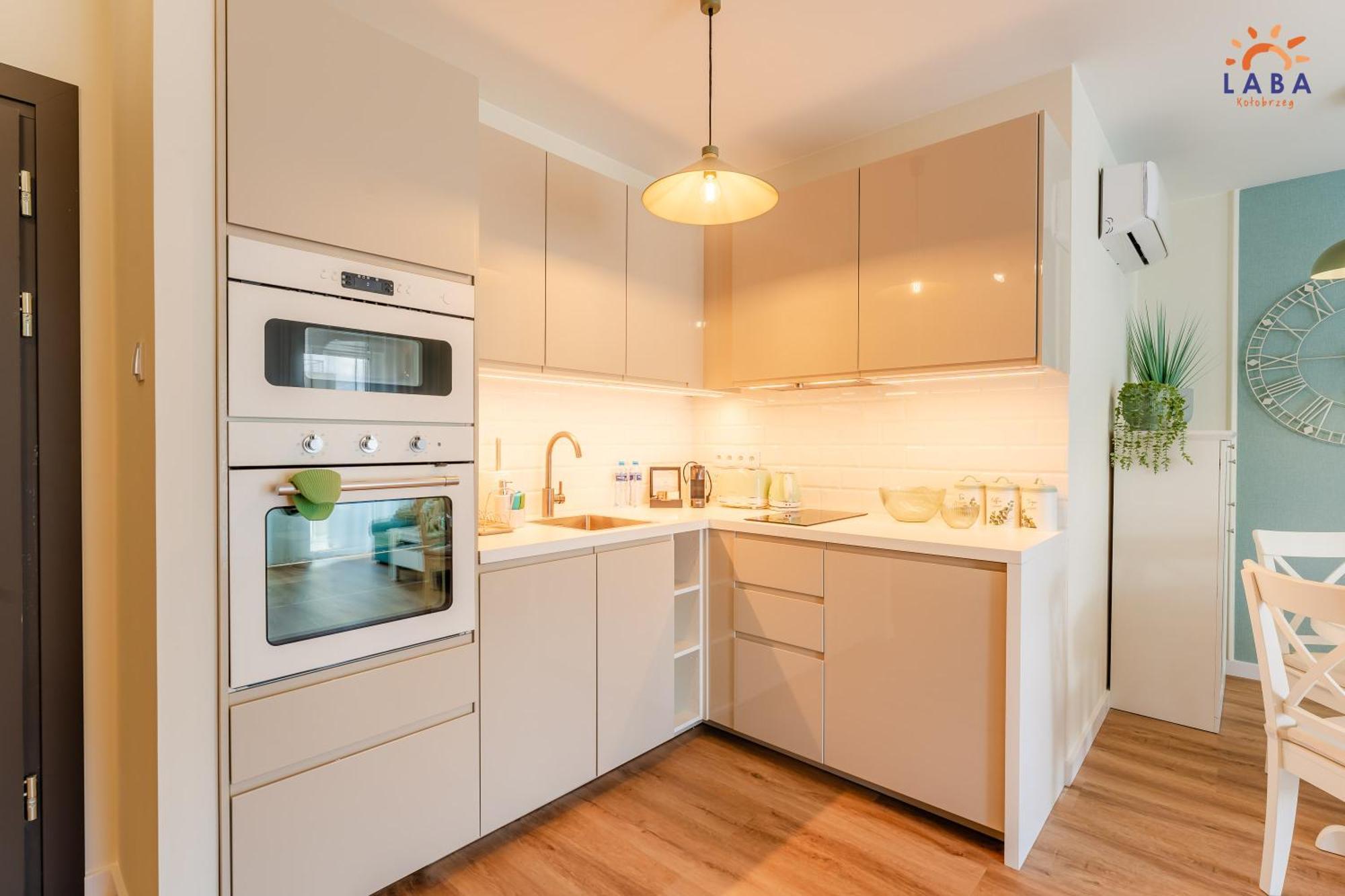 Laba Kolobrzeg Apartamenty Kollataja Z Parkingiem Экстерьер фото